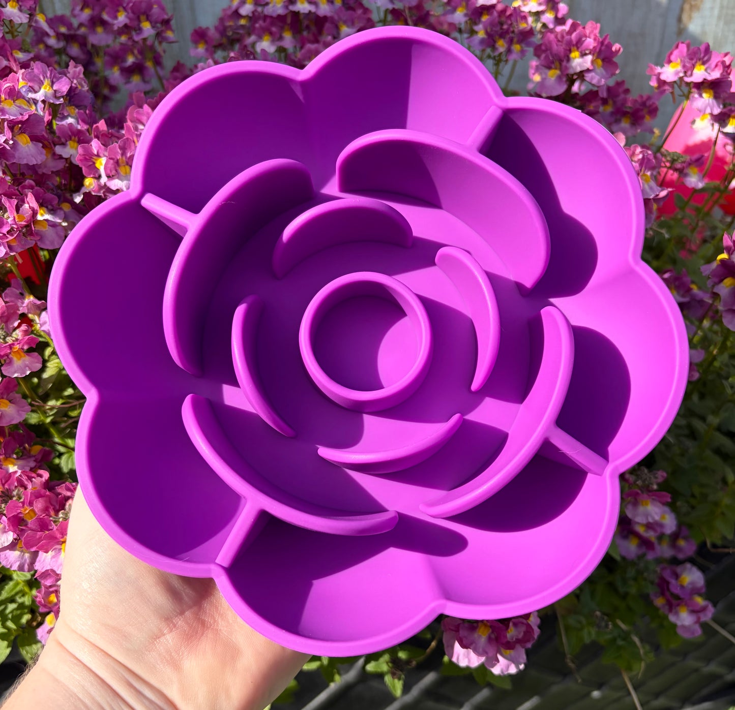 Flower Purple Dog Enrichment Feeder & Licki Bowl