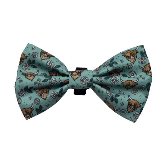 The Crafty Cow Bow Tie - Highland Cow Mint Summer Floral