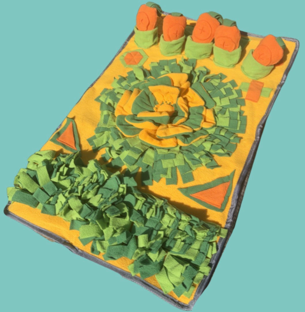 Garden Snuffle Mat With Squeaky Carrots For Dogs