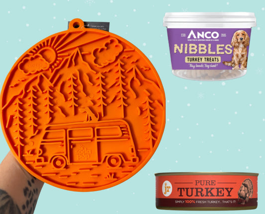 Christmas gifting bundle Licki Mat Edition with Christmas card and decorated box