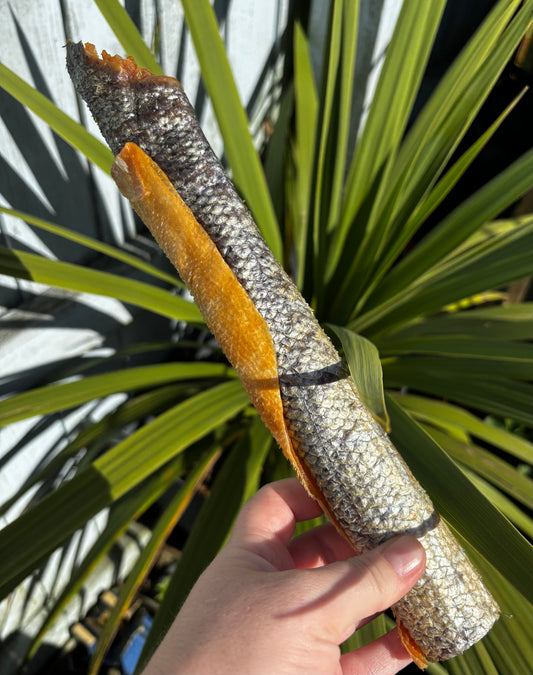 Salmon skin with meat 18-22cm